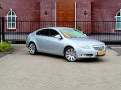 Opel Insignia - 2.0 CDTI EcoFLEX Design Edition / Airco / Navi / Trekhaak / Pdc / NIEUWE APK