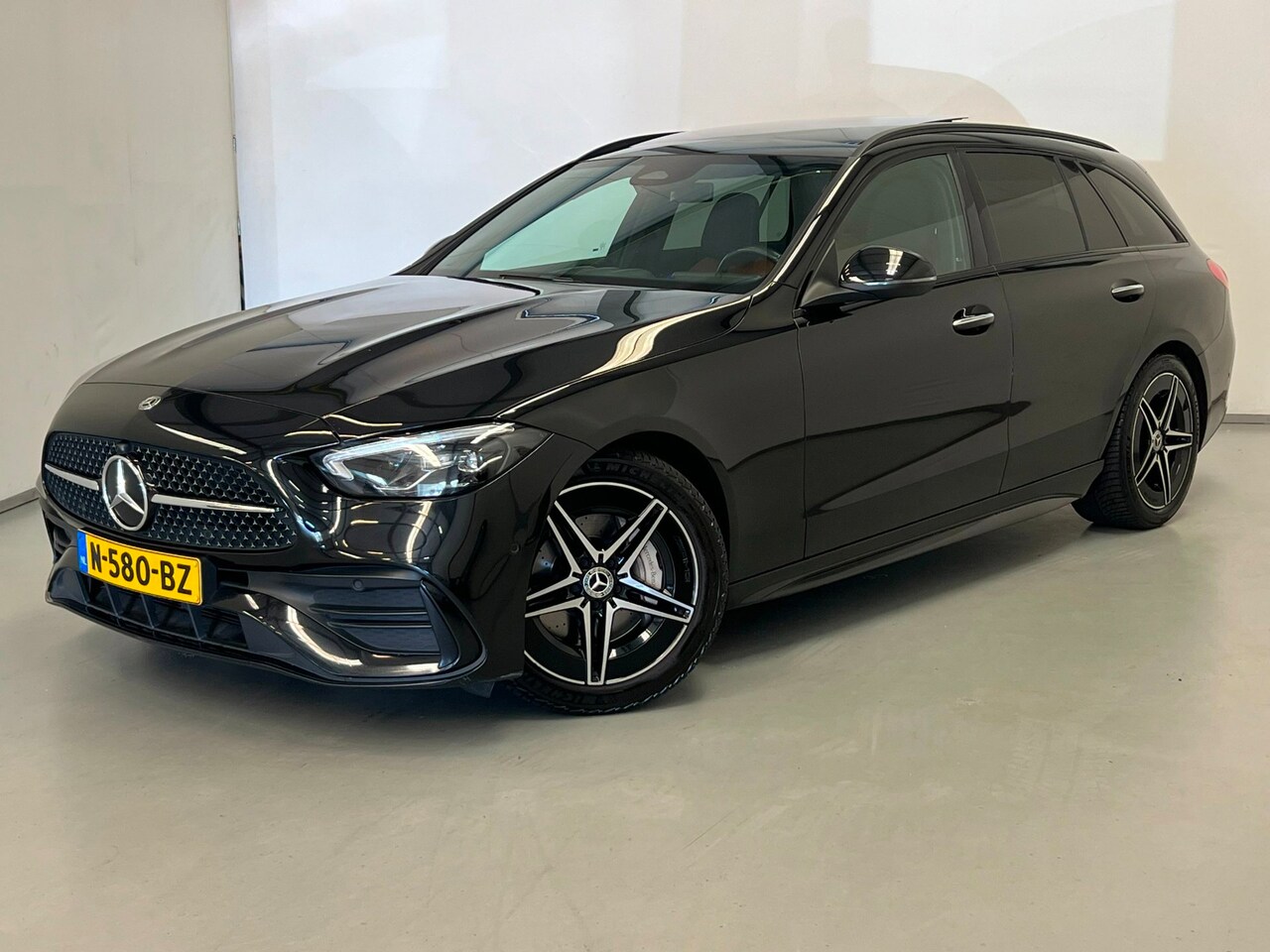 Mercedes-Benz C-klasse Estate - 200 / AMG / Pano / 1e eig / BTW - AutoWereld.nl