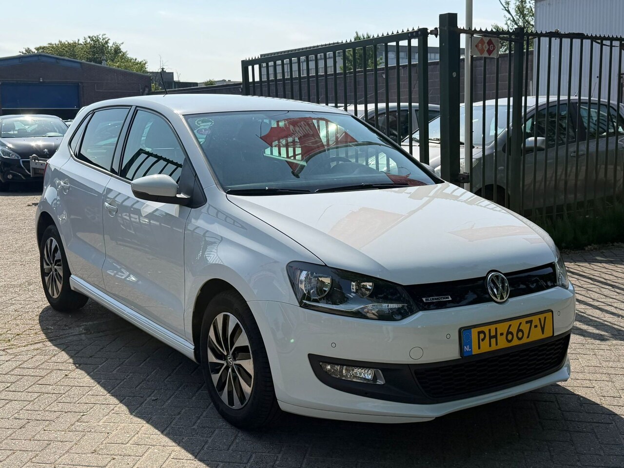 Volkswagen Polo - 1.0 BlueMotion Edition start stop Automaat parkeer sensor 2e eigenaar dealer onderhouden a - AutoWereld.nl