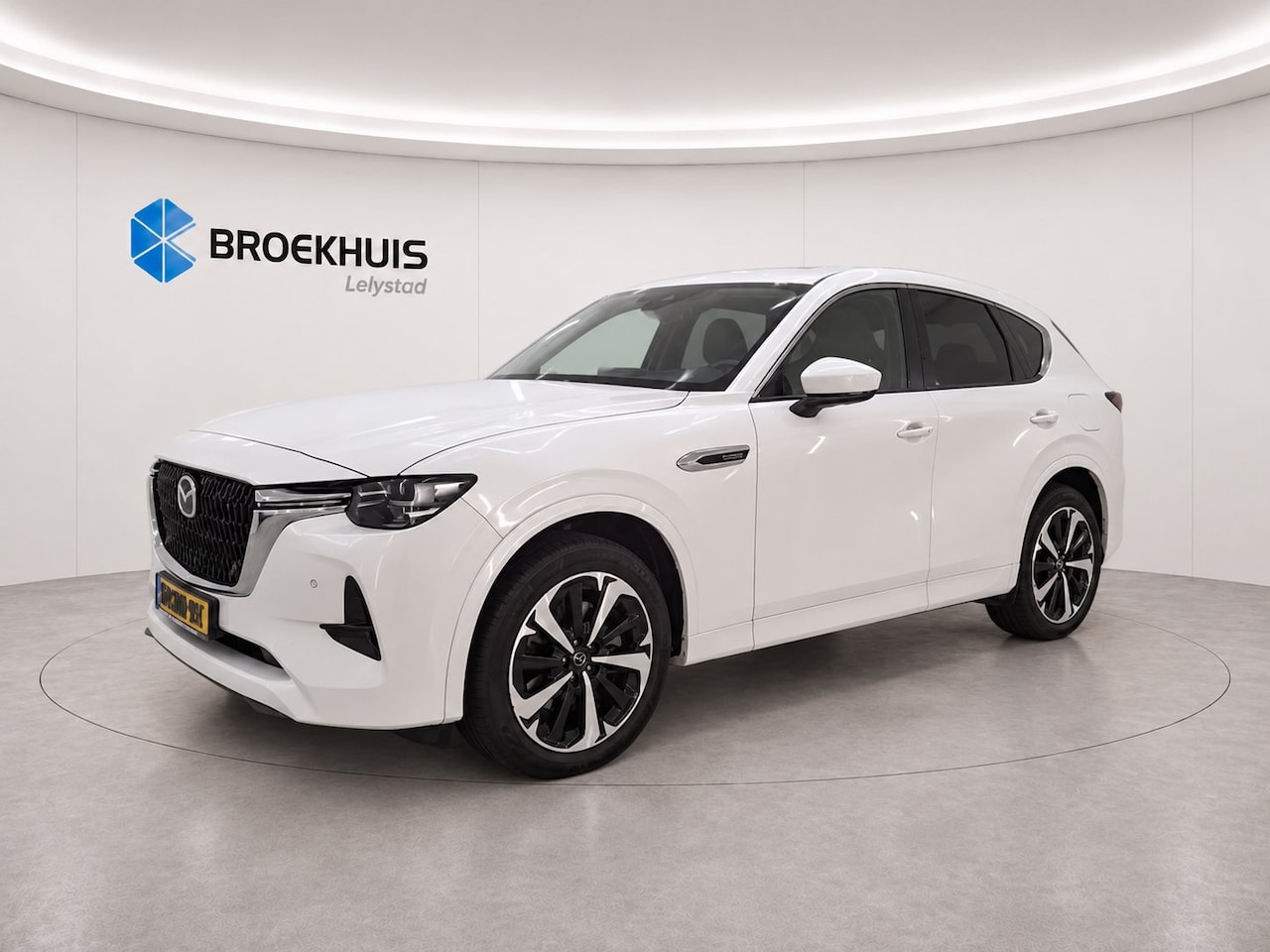 Mazda CX-60 - 2.5 e-SKYACTIV PHEV 327PK TAKUMI AUTOMAAT / NAVI / LEDER / CLIMA / FULL-LED / PDC / 20" LM - AutoWereld.nl