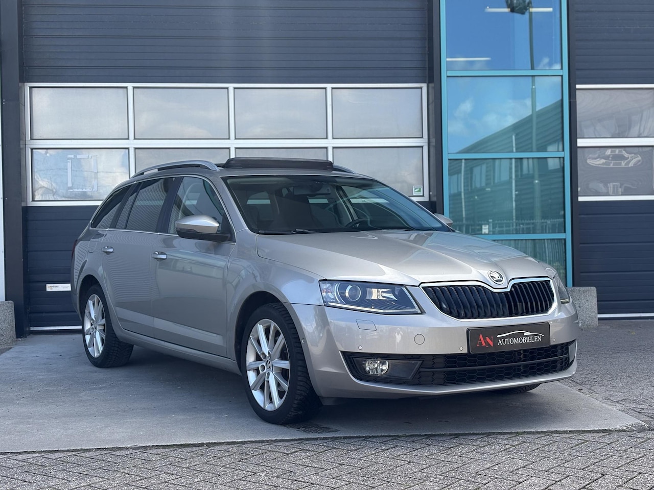 Skoda Octavia Combi - 1.4 TSI Elegance Businessline Full option - AutoWereld.nl