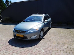 Ford Mondeo Wagon - 2.0-16V Limited let op auto heeft wat spuitwerk