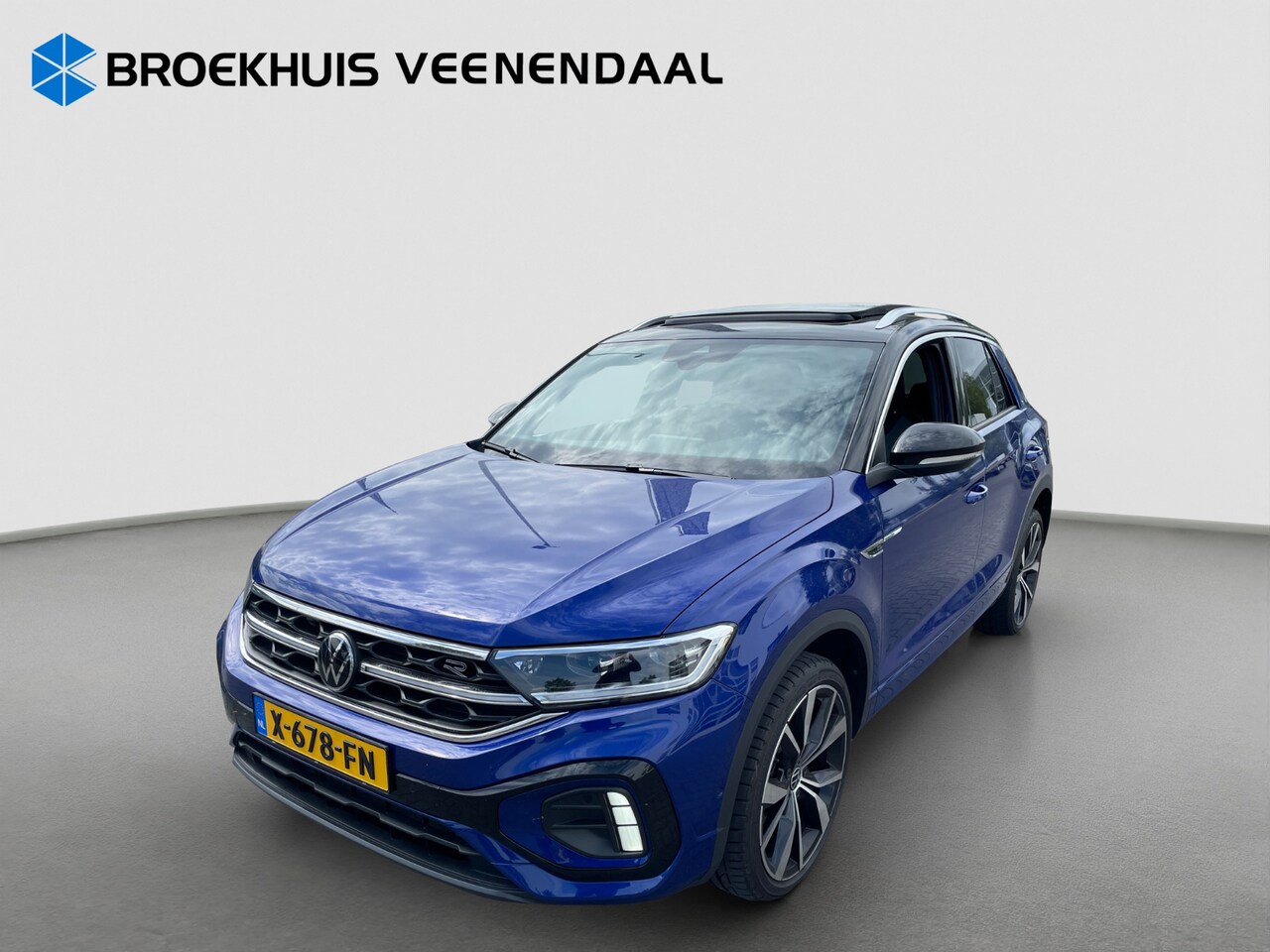 Volkswagen T-Roc - 1.5 TSI R-Line | Pano | Trekhaak| IQ.Light | Adap. Cruise | Stoelverwarming - AutoWereld.nl