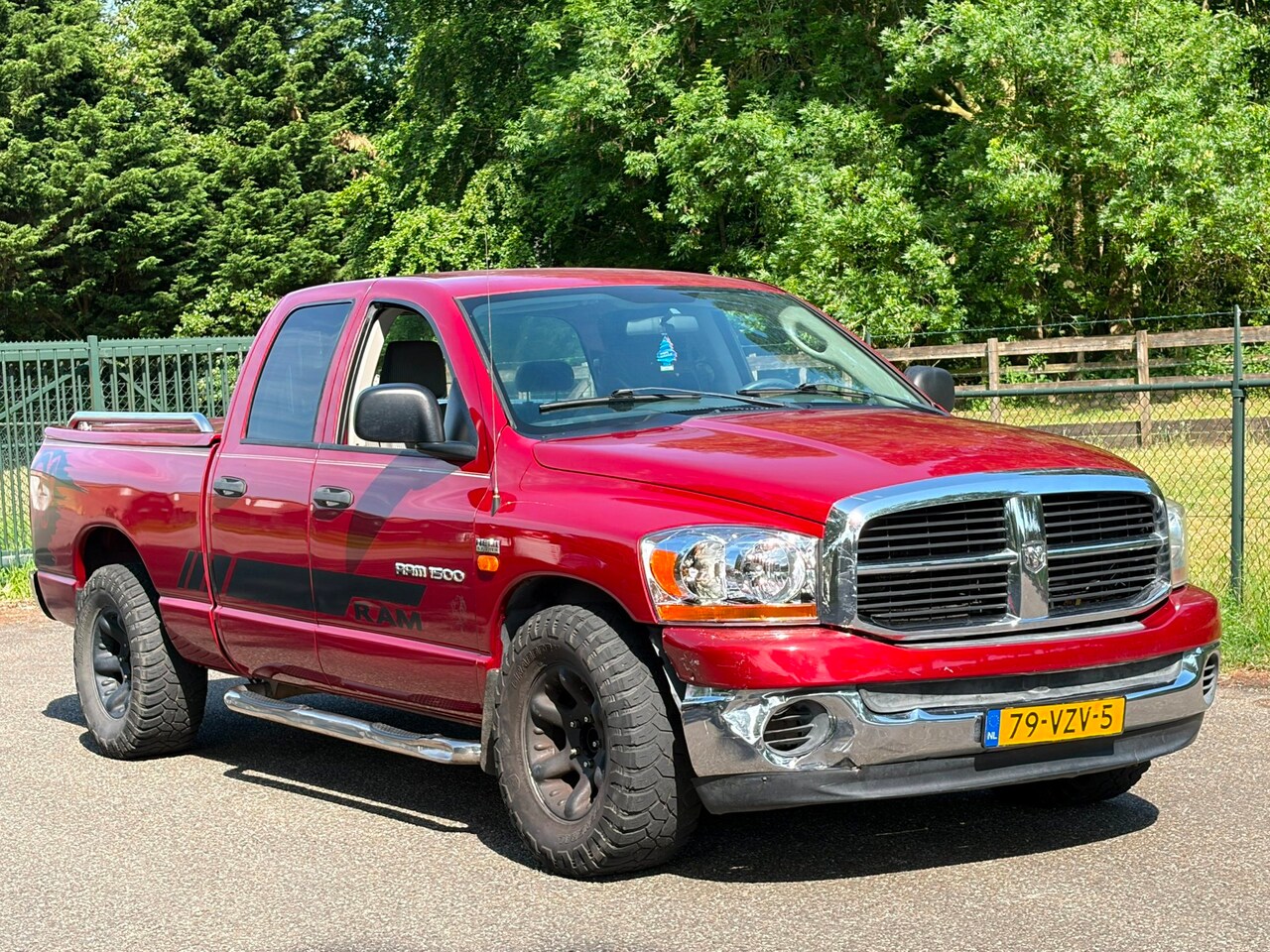Dodge Ram 1500 - DODGE GRIJS KENTEKEN / TREKHAAK / LPG / - AutoWereld.nl