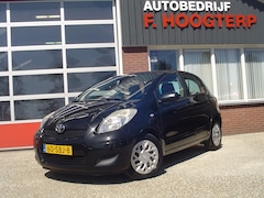 Toyota Yaris - 1.3 VVTi Comfort / Airco / 6 versnellingen / NL auto