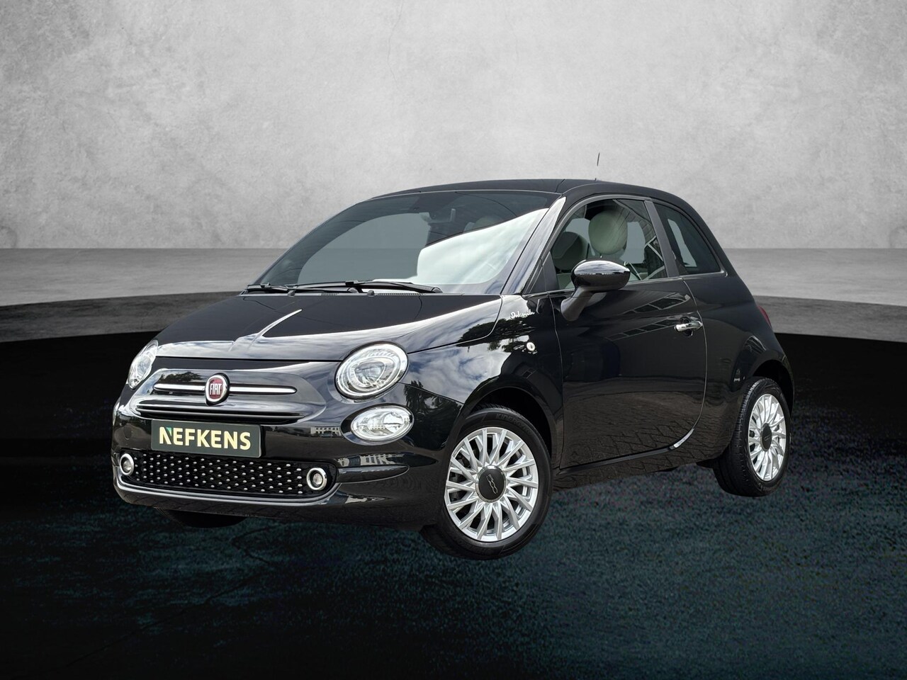 Fiat 500 - 70pk Hybrid Dolcevita | 1ste eigenaar | Climate | Glazen dak | Parkeersensoren | Navigatie - AutoWereld.nl