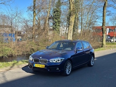 BMW 1-serie - 118i EXECUTIVE AUTOMAAT XENON/KEYLESS/NAVIGATIE ORIGINELE KILOMETERS