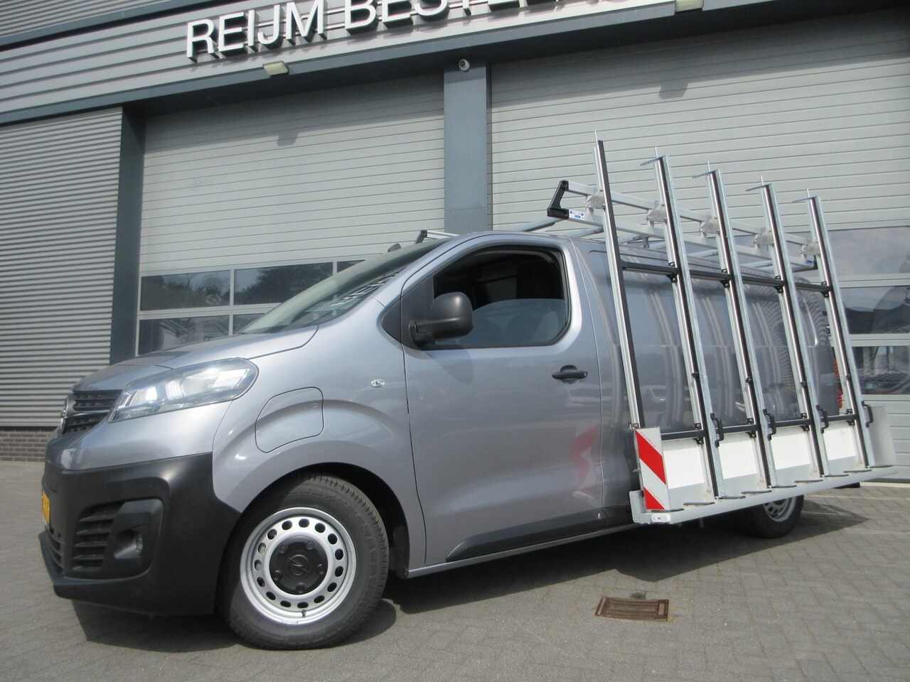 Opel Vivaro Electric - L3 75 kWh L3 75 kWh, L3 75 kWh, 316km WLTP, Snelladen, Glasresteel, Glasauto. - AutoWereld.nl