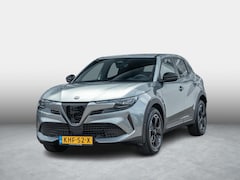 Alfa Romeo Junior - Elettrica Speciale 54 kWh | Techno Pack | Warmtepomp | Verwarmbare Voorruit | Arese Silver