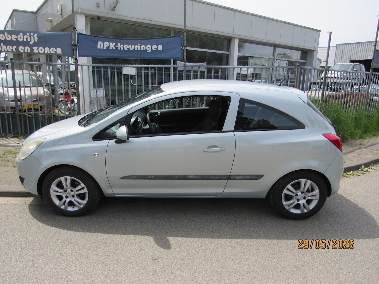 Opel Corsa - 1.4-16V White Edition 1.4-16V White Edition,airco,cruise controle - AutoWereld.nl