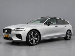 Volvo V60 - 2.0 T6 Plug-in hybrid AWD Plus Dark, Orig.NL | Pano | DAB+ | Leer | 360 Camera | LED Plus