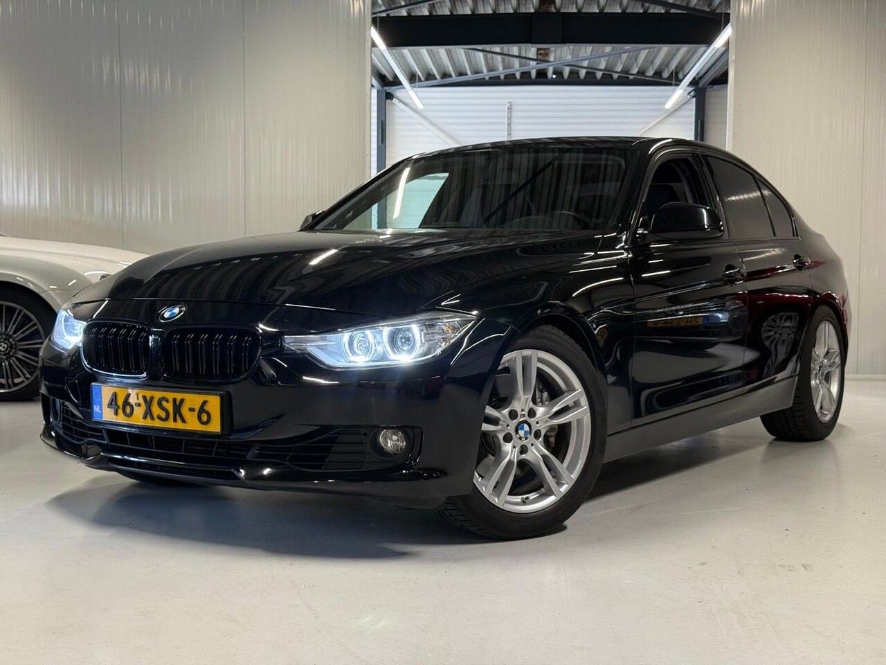 BMW 3-serie - 335i 306PK! Automaat|Navigatie!! - AutoWereld.nl