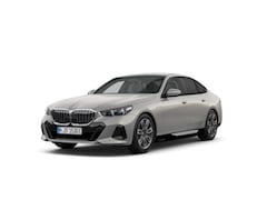 BMW 5-serie - Sedan 530e M Sport Edition | M Sportpakket | Innovation Pack | Travel Pack | Comfort Pack