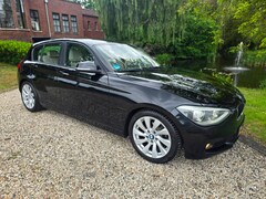 BMW 1-serie - 116i Upgrade Edition XENON/lLEER/AIRCO TREKHAAK APK-31-10-2027