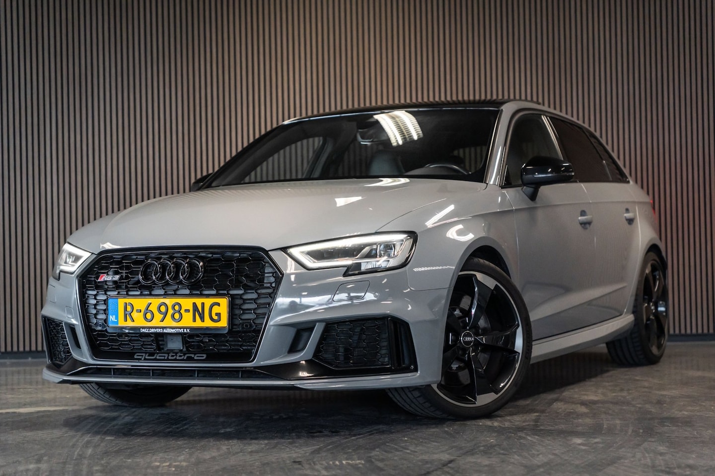 Audi A3 Sportback - 2.5 TFSI RS 3 quattro | PANO | NARDO | B&O - AutoWereld.nl
