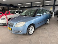 Skoda Fabia Combi - 1.4-16V Ambiente airco cruise controle lm-velgen elektrische pakket parkeersensoren trekha