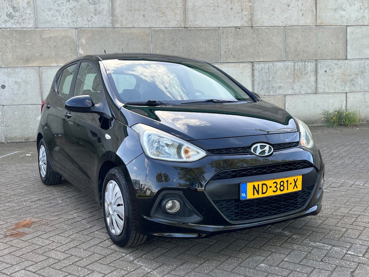 Hyundai i10 - 1.0i i-Motion Premium AIRCO - AutoWereld.nl