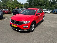 Volkswagen T-Roc - 1.0 TSI Style , navigatie , pdc voor en achter