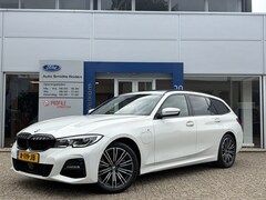 BMW 3-serie Touring - 330e High Executive M-Sport Full Options | PANO I LED I Sportstoelen I Adapt Cruise I Head