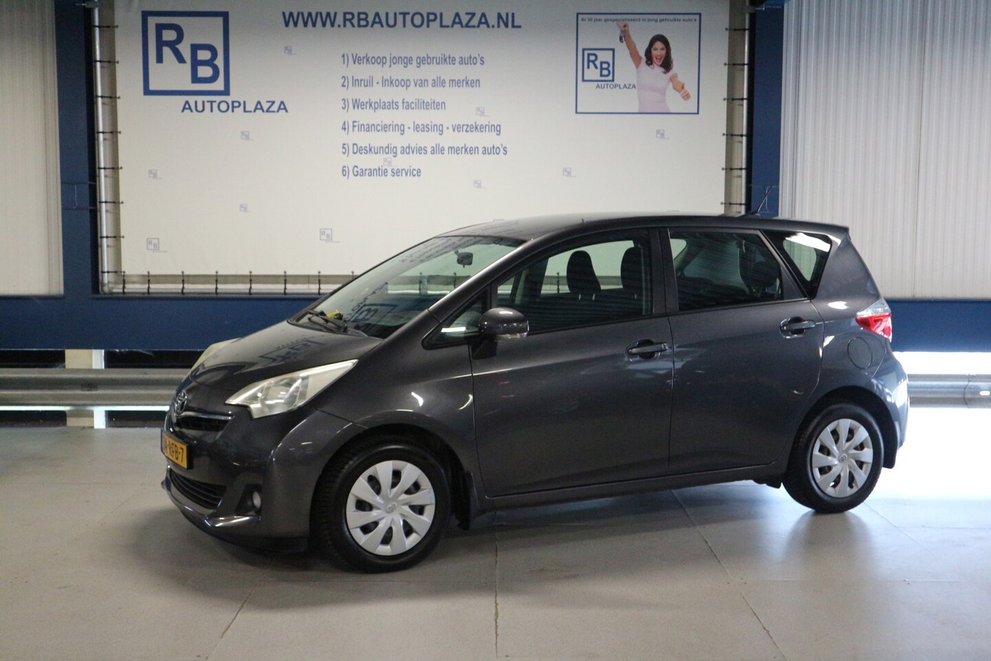Toyota Verso S - 1.3 VVT-i Aspiration / NAP / NW APK / TOP DEAL ! ! ! - AutoWereld.nl