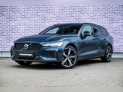 Volvo V60 - T6 Plug-in hybrid AWD Ultra Dark | Schuif-/kanteldak | Head Up Display | Donker Glas | Spo
