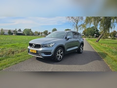 Volvo XC40 - 2.0 T4 Momentum Pro 1800KG Trekgewicht / Trekhaak / Stuur -en Stoelverwarming / Achterbank