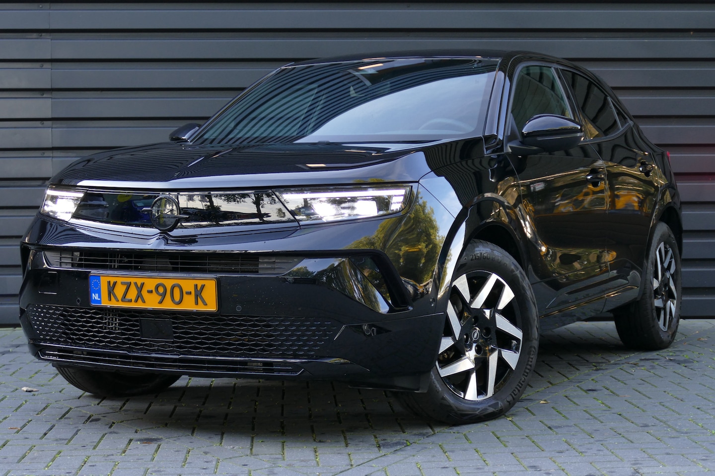 Opel Mokka - 1.2 TURBO HYBRID 136PK GS AUTOMAAT / CAMERA / STUURVERWARMING / FULL-LED / KEYLESS / 17" L - AutoWereld.nl