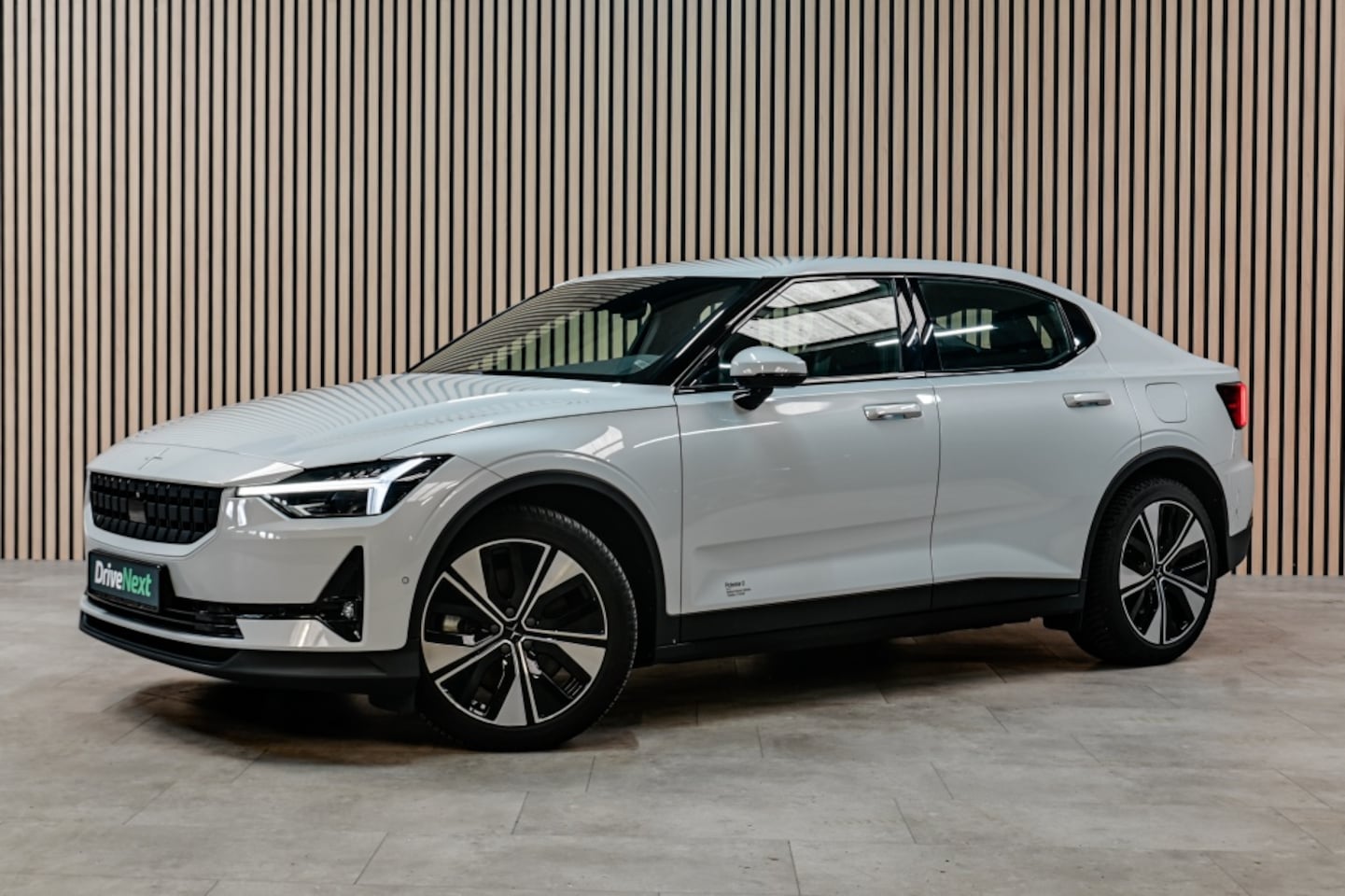 Polestar 2 - LRSM 78kWh PILOT LITE | 360 Camera | Adaptive Cruise Control | Keyless Entry/ Start | 95,1 - AutoWereld.nl
