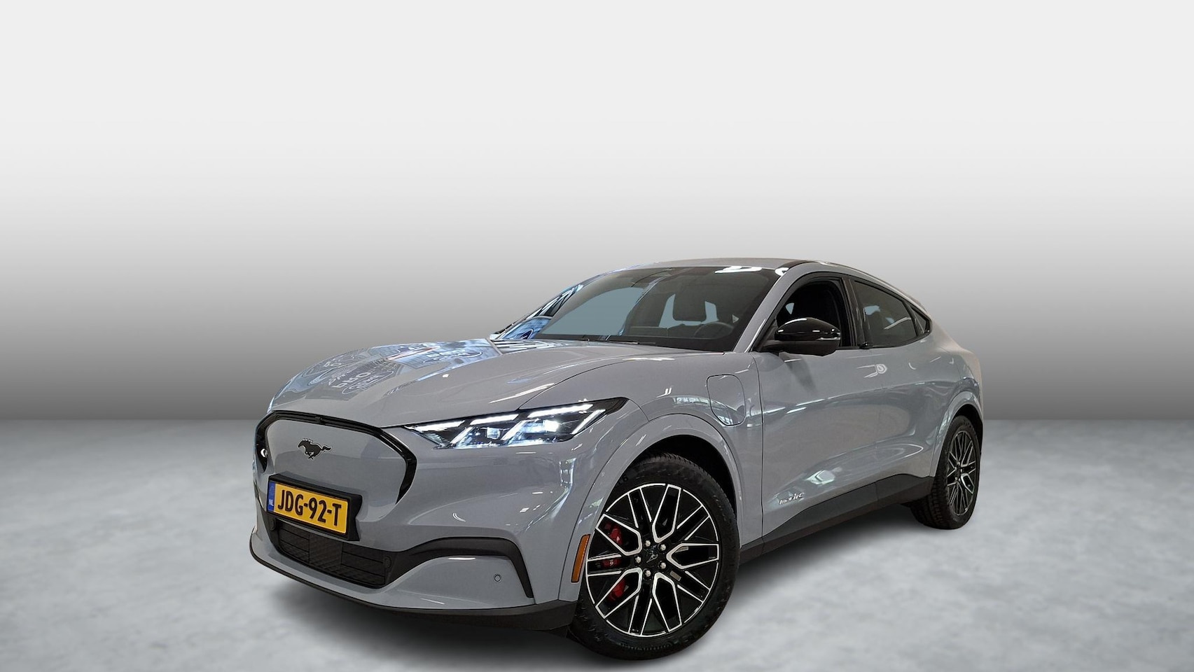 Ford Mustang Mach-E - Extended Premium RWD 88 kWh 276 PK | NL Auto | - AutoWereld.nl
