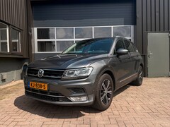 Volkswagen Tiguan - 1.4 TSI Highline | AUTOMAAT | PANO | 360 CAMERA | TREKHAAK | MASSAGE STOEL | VOL OPTIES