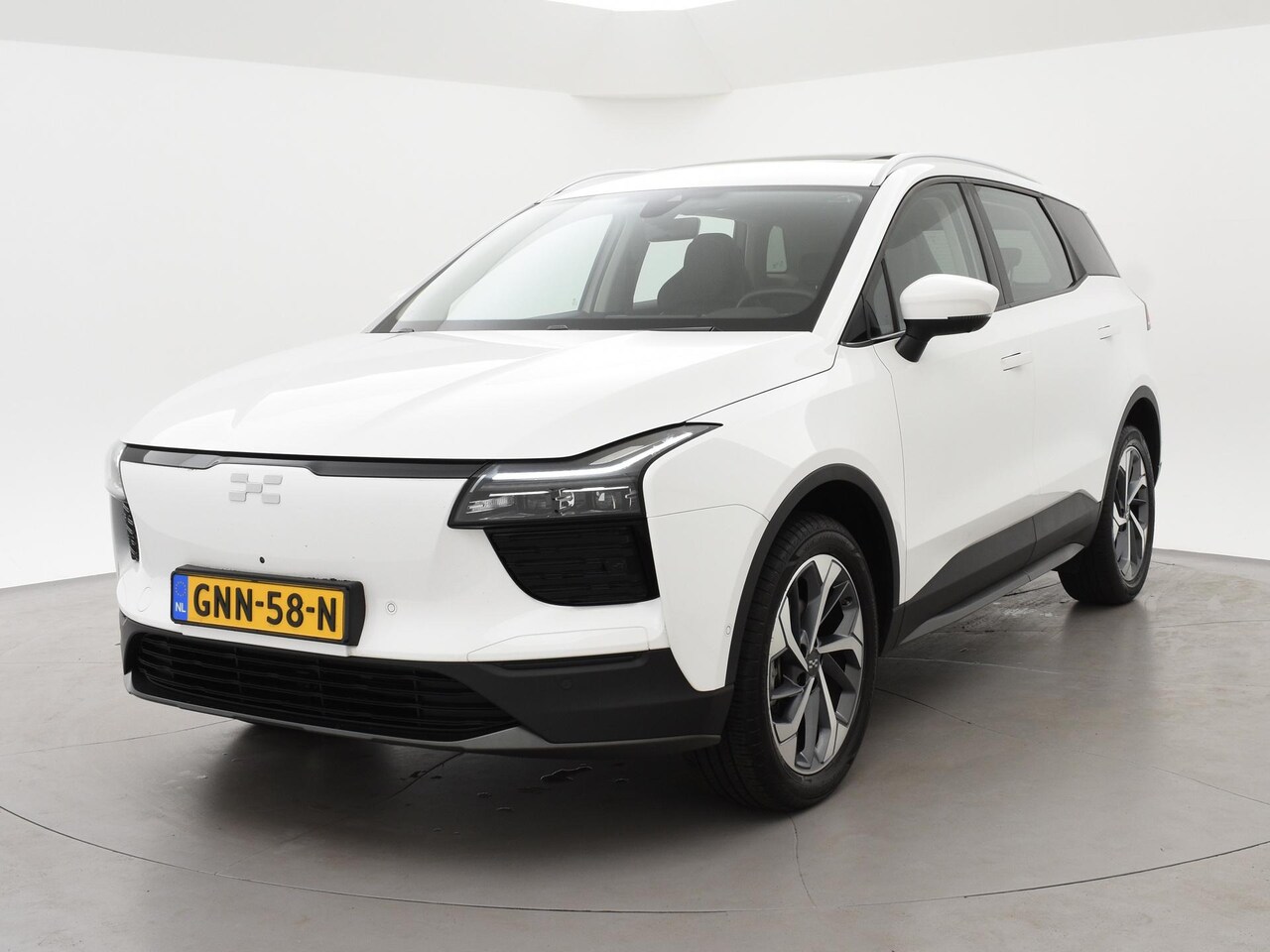 Aiways U5 - PRIME 63 kWh 3-FASE LADER + LEDER | 19 INCH | PANORAMA SCHUIFDAK | 360 CAMERA | ADAPTIVE C - AutoWereld.nl