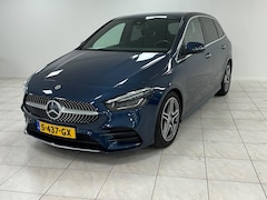 Mercedes-Benz B-klasse - 180 AMG Line TREKHAAK | ACHTERUITRIJCAMERA | STOELVERWARMING | LAGE KM-STAND |