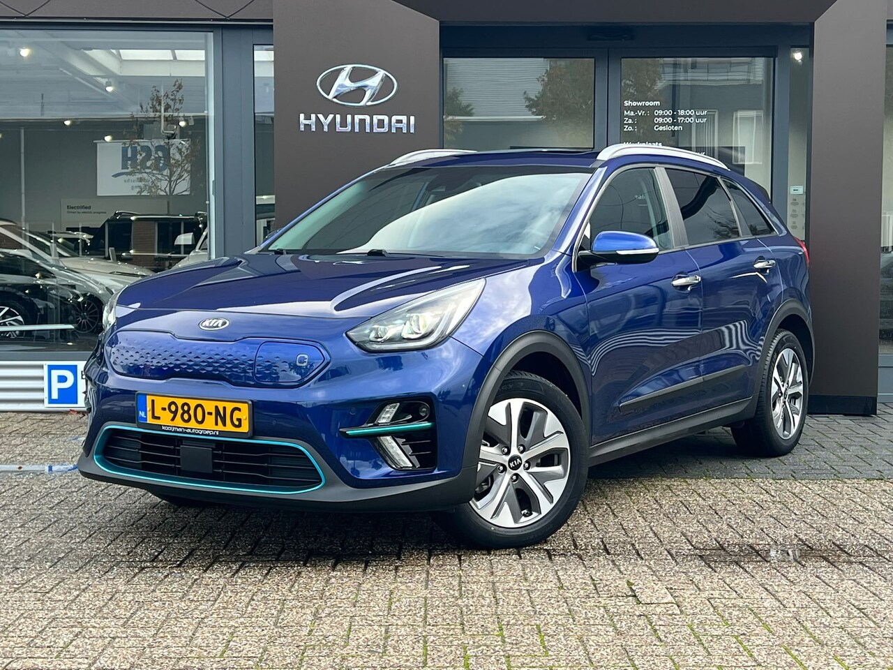 Kia e-Niro - DynamicPlusLine 64 kWh | Afn. trekhaak | Schuif-kanteldak | Halfleder | Parkeercamera | St - AutoWereld.nl