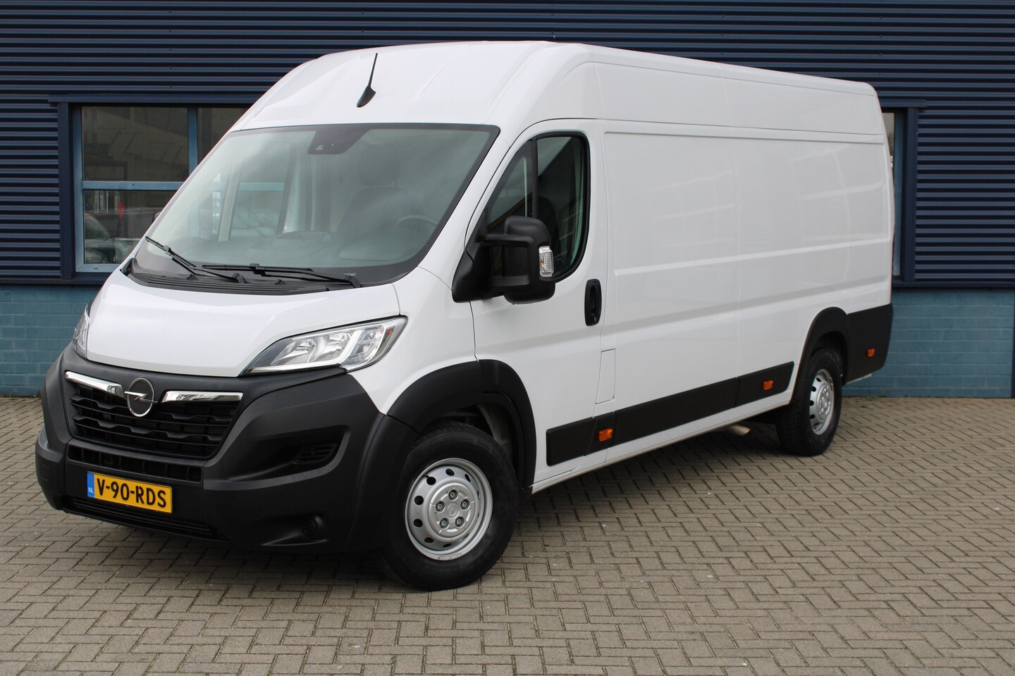 Opel Movano - L4H2 2.2D 140 PK | APPLE CARPLAY/\ANDROID AUTO | DAB | 3 ZITS | - AutoWereld.nl