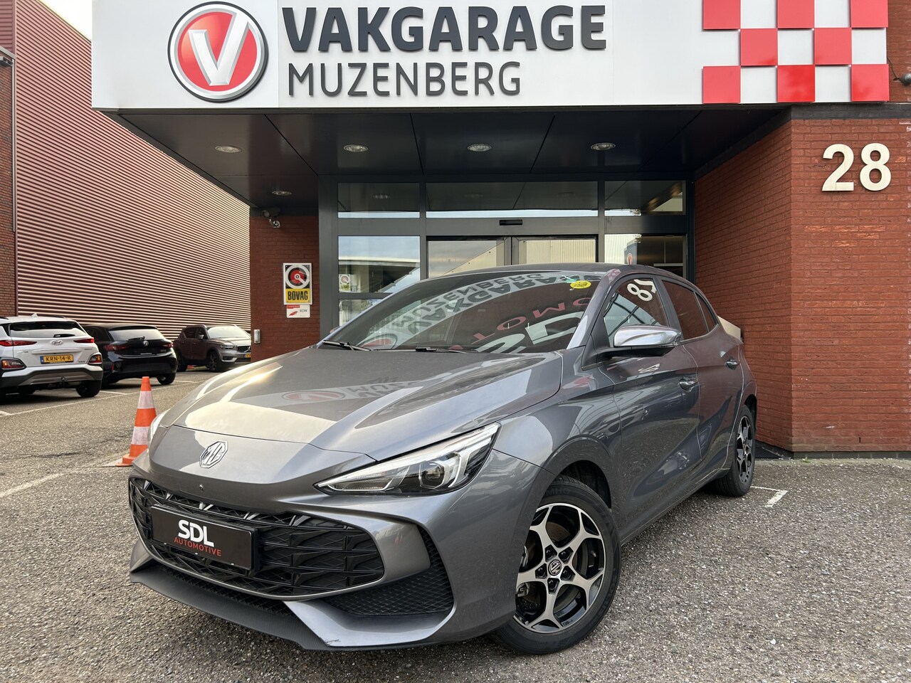 MG MG3 Hybrid+ - 1.5 Luxury // FULL LED // NAVI + CARPLAY // 360 CAMERA // KEYLESS // STOEL + STUURWIELVERW - AutoWereld.nl
