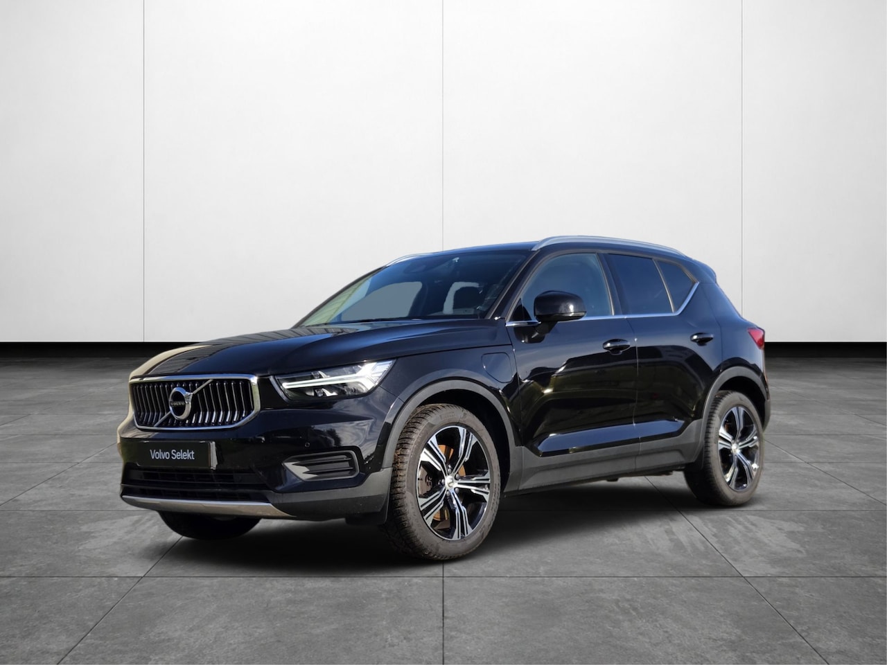 Volvo XC40 - 1.5 T4 Recharge Inscription | SOH 98% | Trekhaak | Camera | CarPlay | Stuur/stoelverwarmin - AutoWereld.nl
