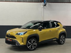 Toyota Yaris Cross - 1.5 Hybrid Executive Automaat AWD / Leder / Panoramadak / Navi / PDC / Stoelverwarming / H