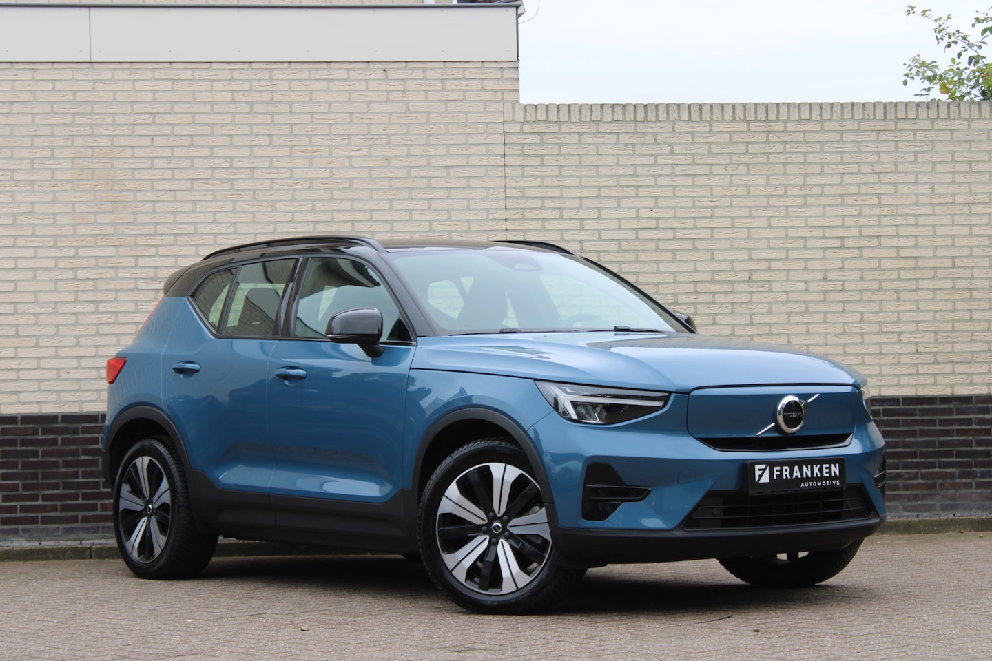 Volvo XC40 - Single Motor Plus 69 kWh | BLIS | AGR | Camera | Stoel/stuurverwarming | Elek. achterklep - AutoWereld.nl