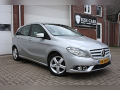 Mercedes-Benz B-klasse - 180|automaat|Trekhaak|PDC|Cruise control|LM Velgen|Dealer onderhouden