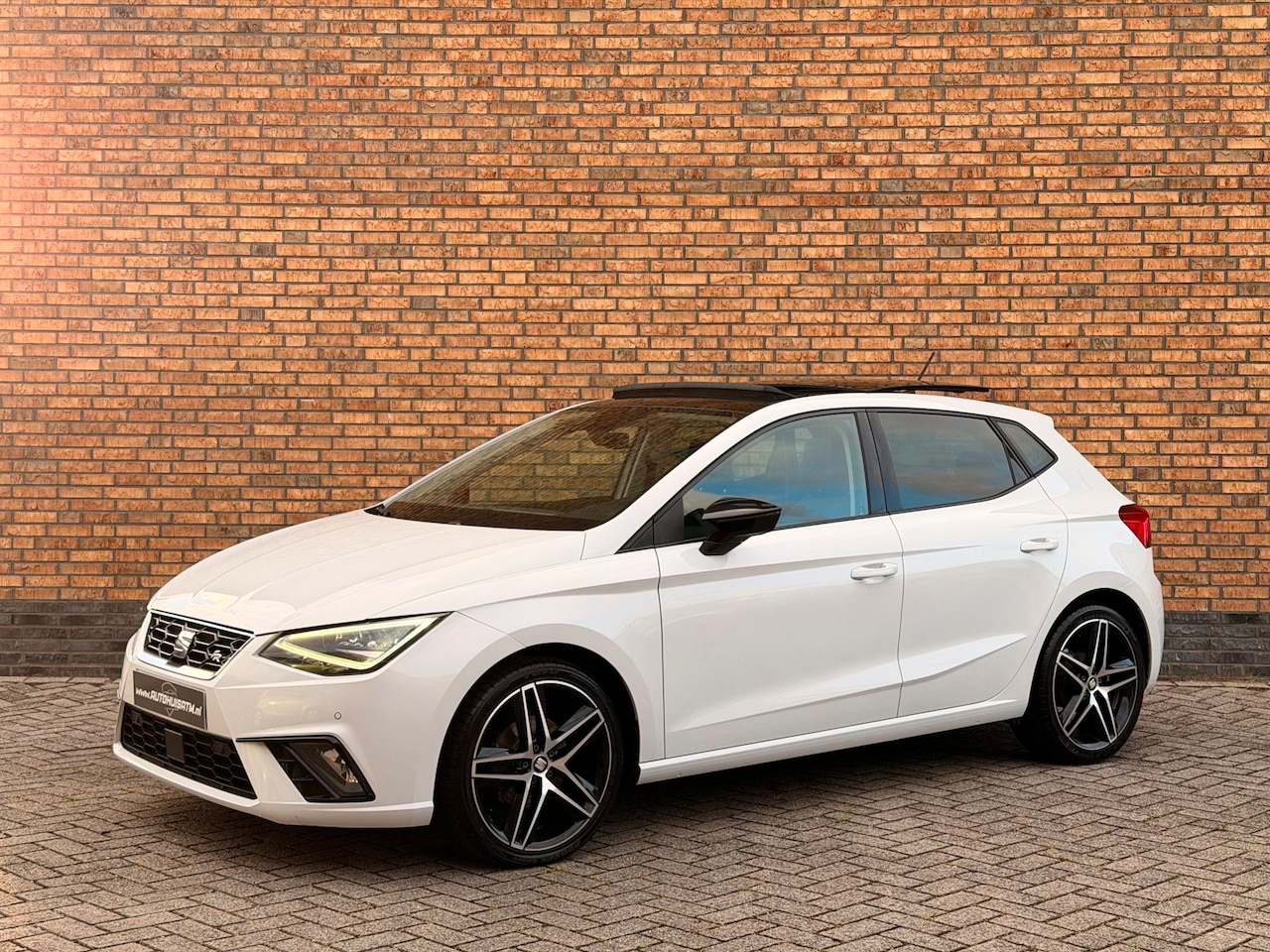 SEAT Ibiza - 1.5 TSI EVO FR 150PK Pano Acc Beats Keyless Led Climatr - AutoWereld.nl