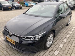 Volkswagen Golf - 1.5 eTSI 150 pk Style 7-DSG | Trekhaak | Stoelverwarming | Apple Carplay |