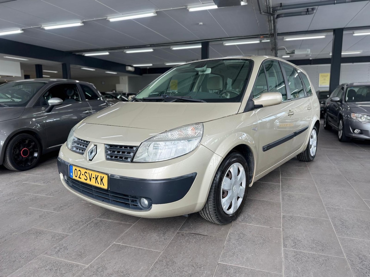 Renault Grand Scénic - 2.0-16V Dynamique Comfort 7 persoons panoramadak clima cruise controle lm-velgen elektrisc - AutoWereld.nl