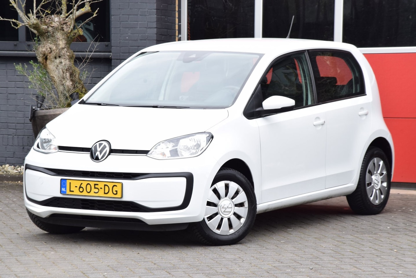 Volkswagen Up! - 1.0 5D BMT move up! 2021 5 Deurs Airco Navigatie - AutoWereld.nl