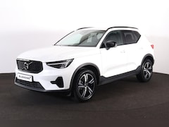 Volvo XC40 - B3 Plus Dark - IntelliSafe Assist & Surround - 360º Camera - Harman/Kardon audio - Verwarm