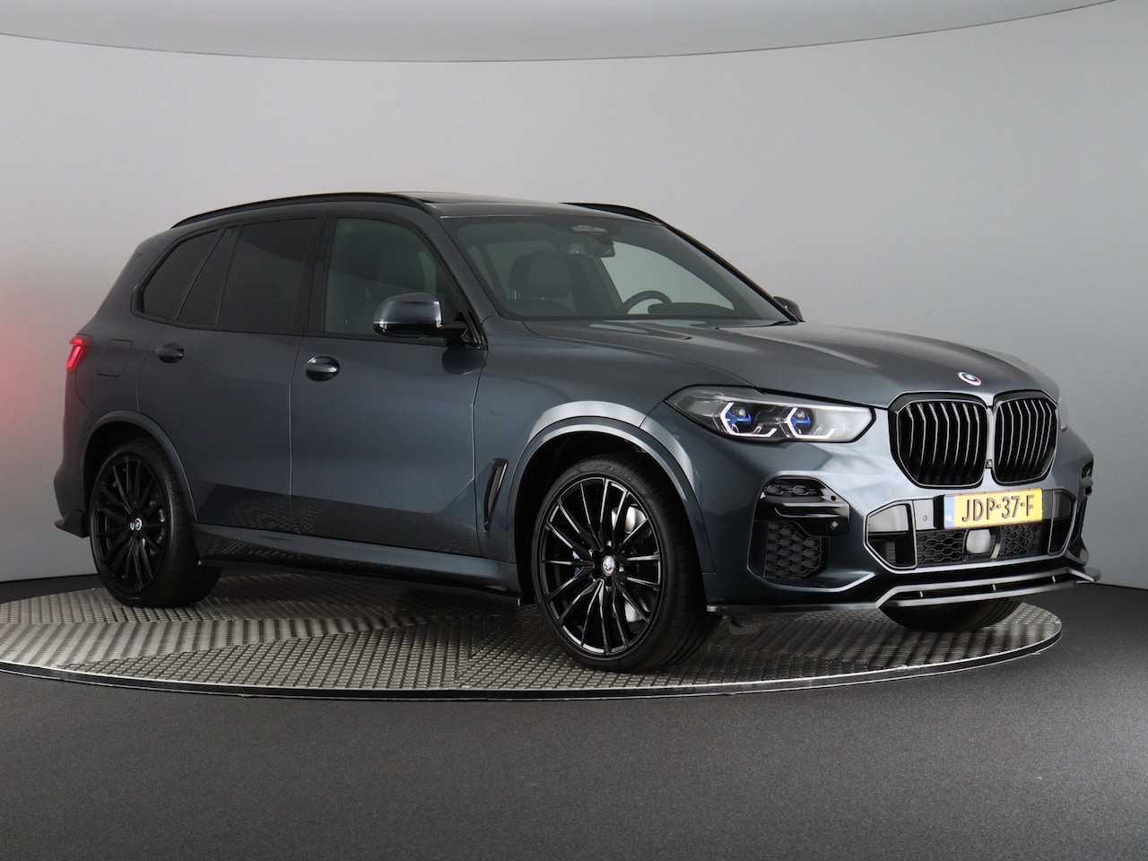 BMW X5 - xDrive45e High Executive M-Sport (SOH 96% / Maxton / Pano / 3D camera / ACC / Laser / Luch - AutoWereld.nl