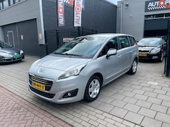 Peugeot 5008 - 1.6 VTi Style 7p. Trekhaak Airco Navi PDC NAP APK