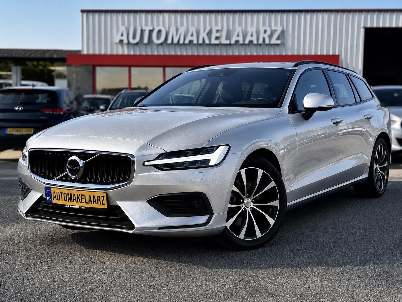 Volvo V60 - 2.0 D3 Momentum | BLINDSP. LANE ACC - AutoWereld.nl