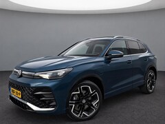 Volkswagen Tiguan - 1.5 eHybrid 272pk R-Line Edition / Panoramadak / 360 Camera / Leder Varenna / Memory / Har