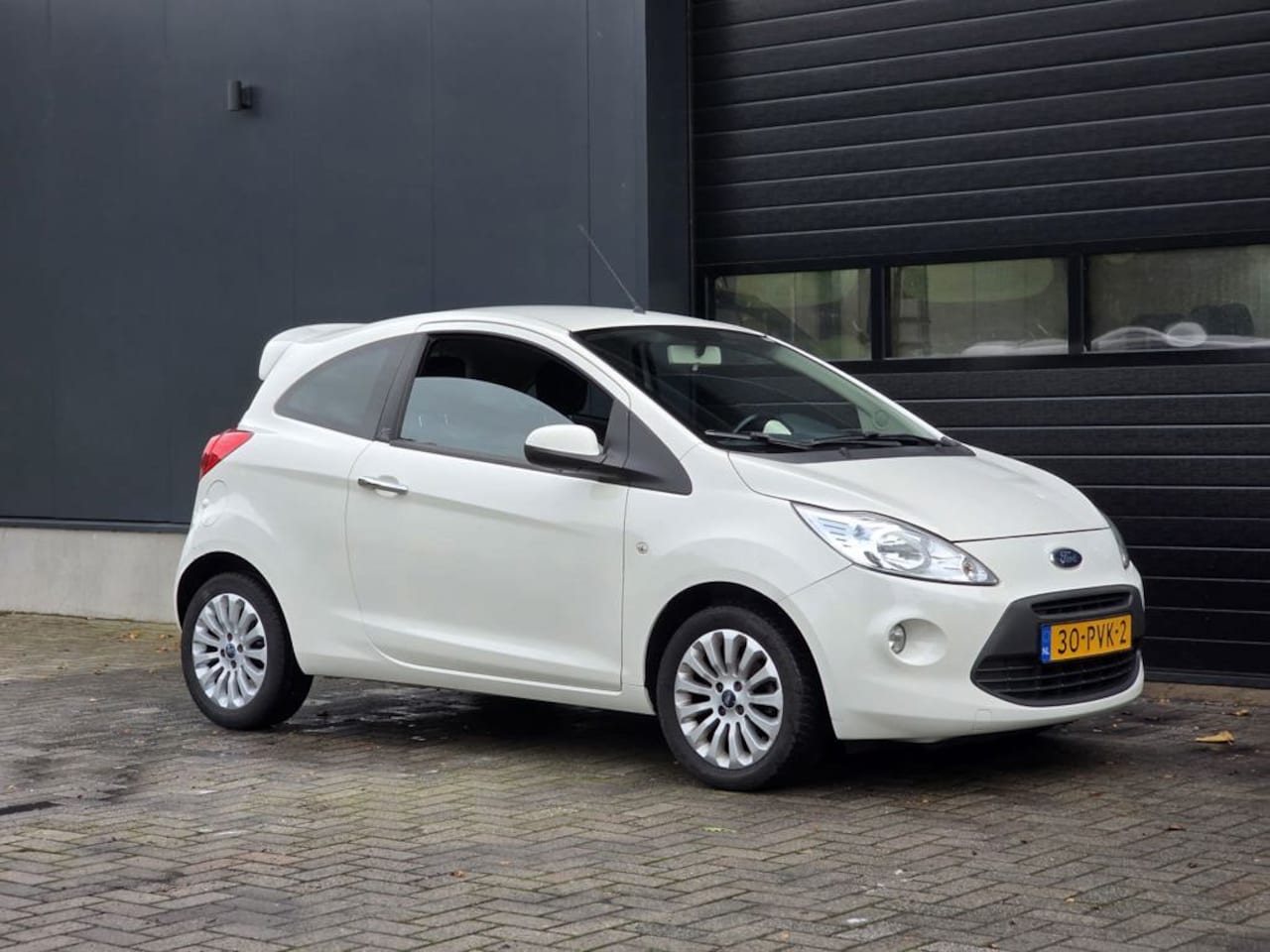 Ford Ka - 1.2 Titanium X start/stop 1.2 Titanium X start/stop, Airco, Achterspoiler, LM velgen - AutoWereld.nl