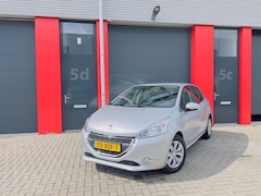 Peugeot 208 - 1.2 VTi 1e Eig Dealer Ond. D.riem verv